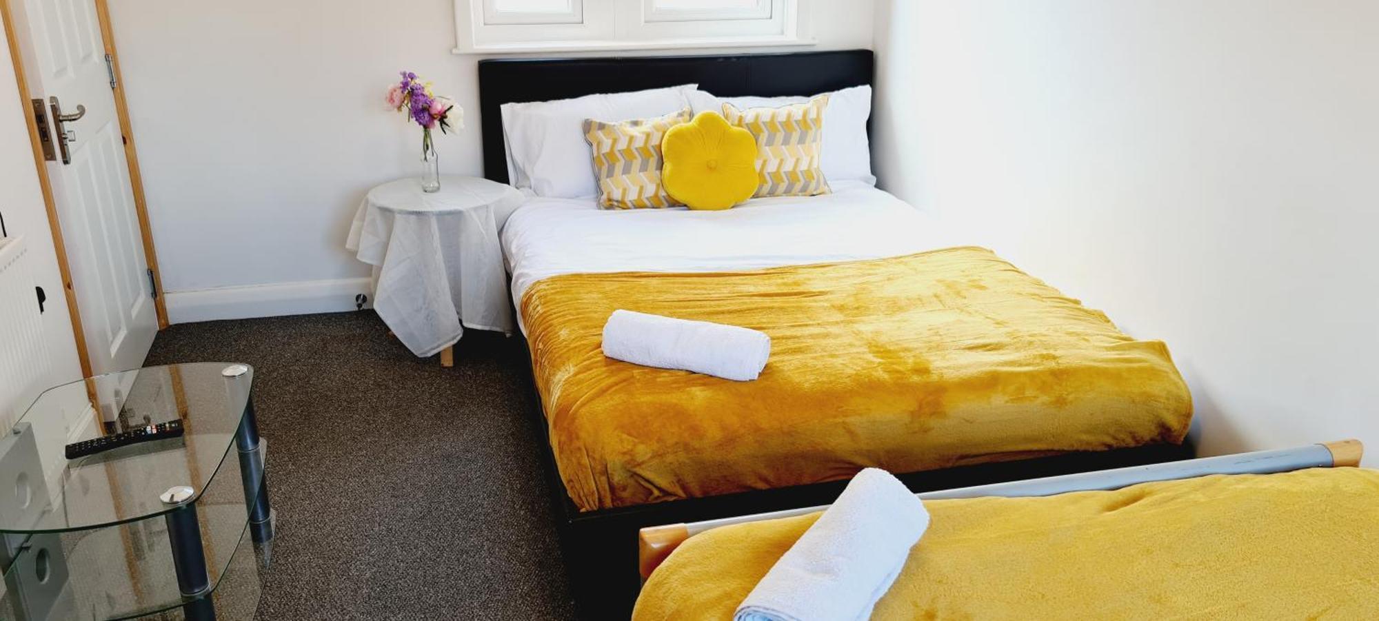 Browning House 3 Bedroom 6 Beds Long Or Short Stay Derby Exteriör bild